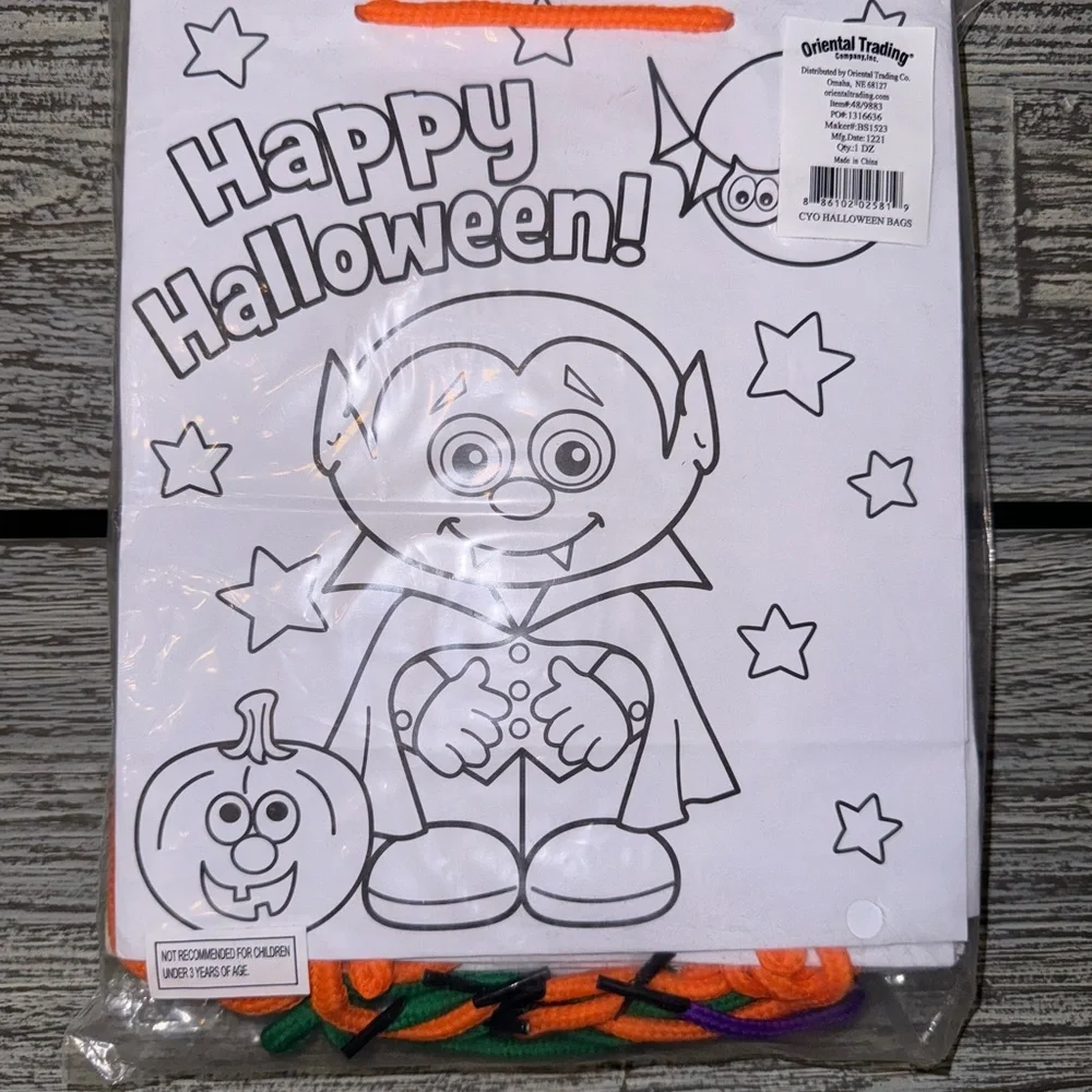 HUGE NEW Oriental Trading Company Halloween Party Supplies/Party Favors Bundle